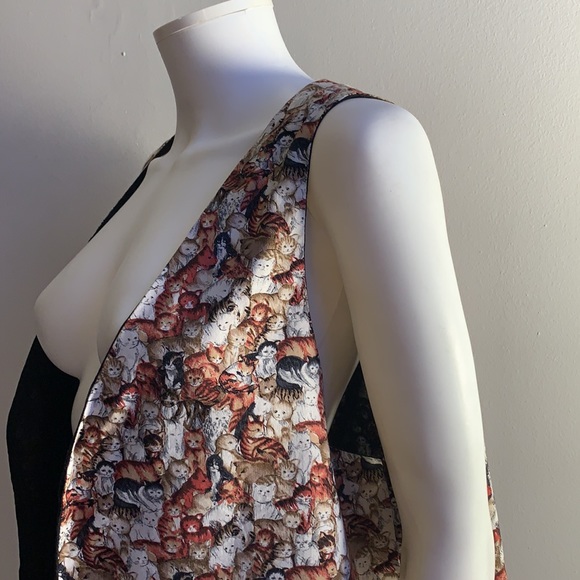 Cat Patterned Vest - Picture 1 of 4